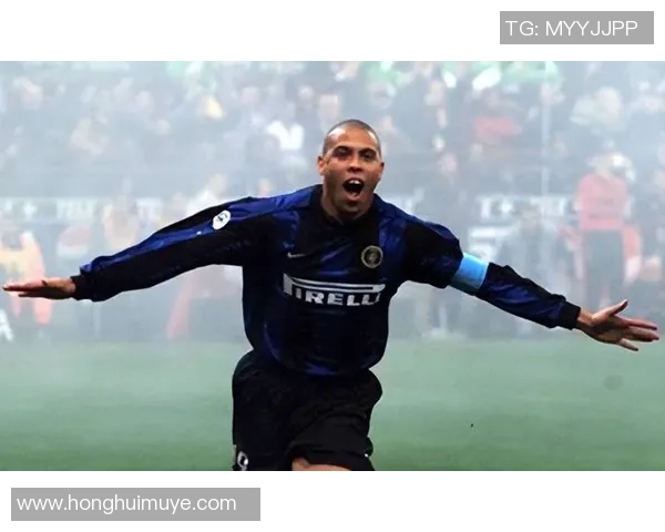 历史上首位足球巨星的诞生与影响力探究 历史上首位足球巨星的诞生与影响力探究